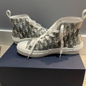 Men’s High Top Dior Sneaker, B23 High-Top, White/Black Dior Oblique Canvas